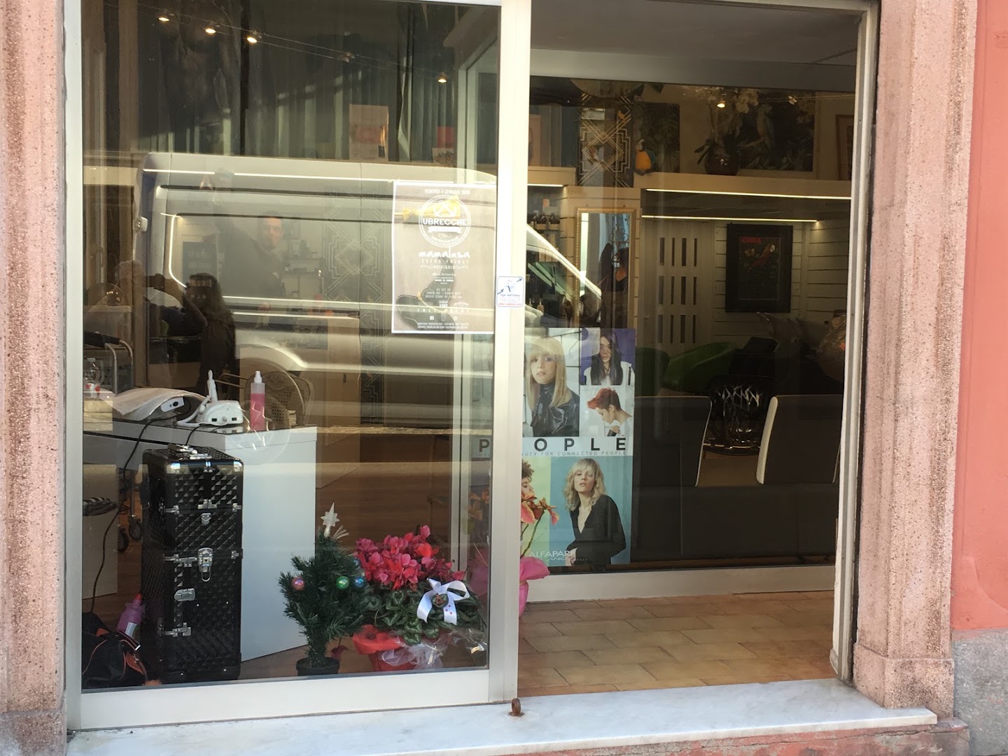CHRIS PARRUCCHIERI · Foto 1